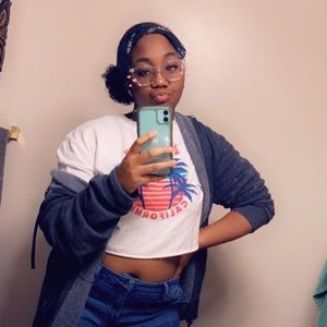 Meet your Posher, Mia